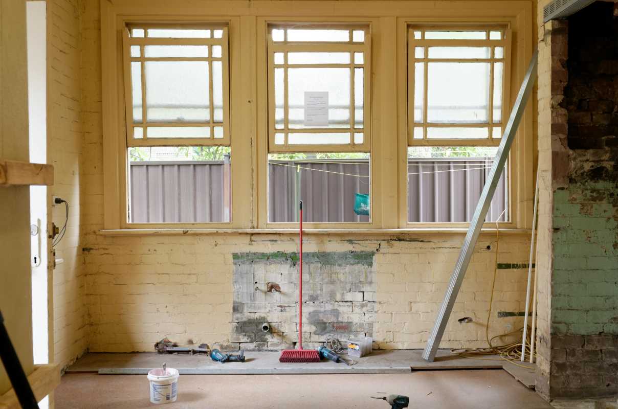 Should You Buy a Fixer-Upper? Pros and Cons Explained